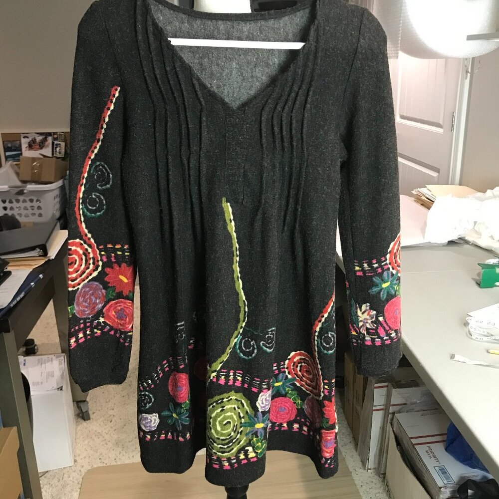 Women's unbranded wool blend, black/floral long sleeve Dress Size S
